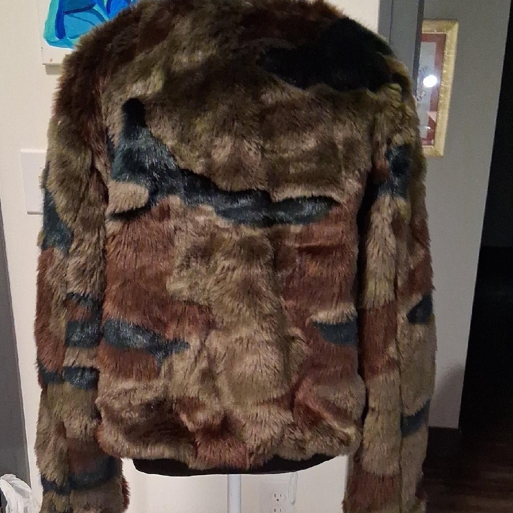 Chic Faux Fur Bomber Jacket - Brown and Black - Picture 3 of 5